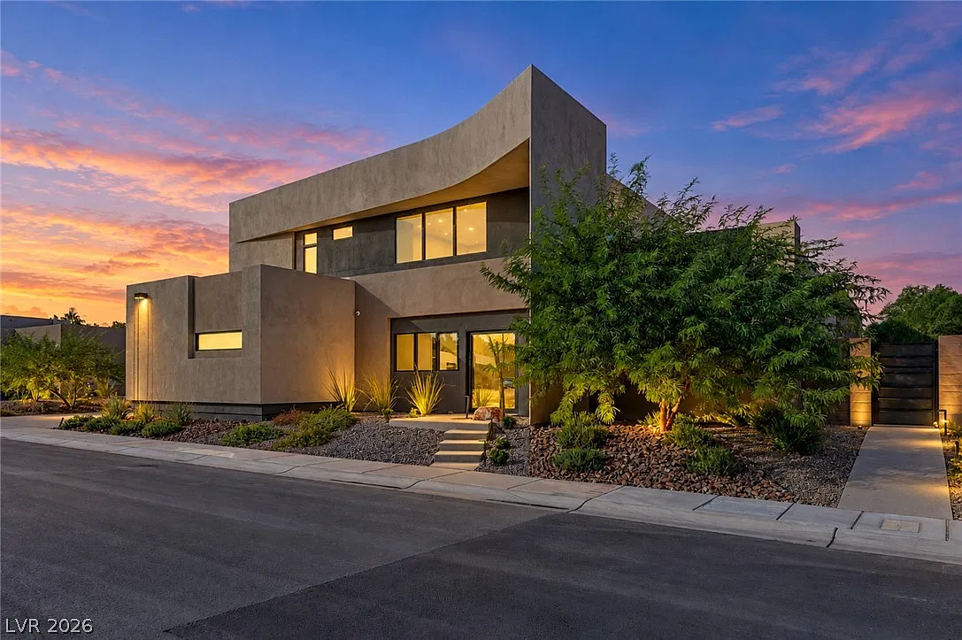 6 bed, 7.5 bath, 6529 sqft, $18,000 — Photo 3