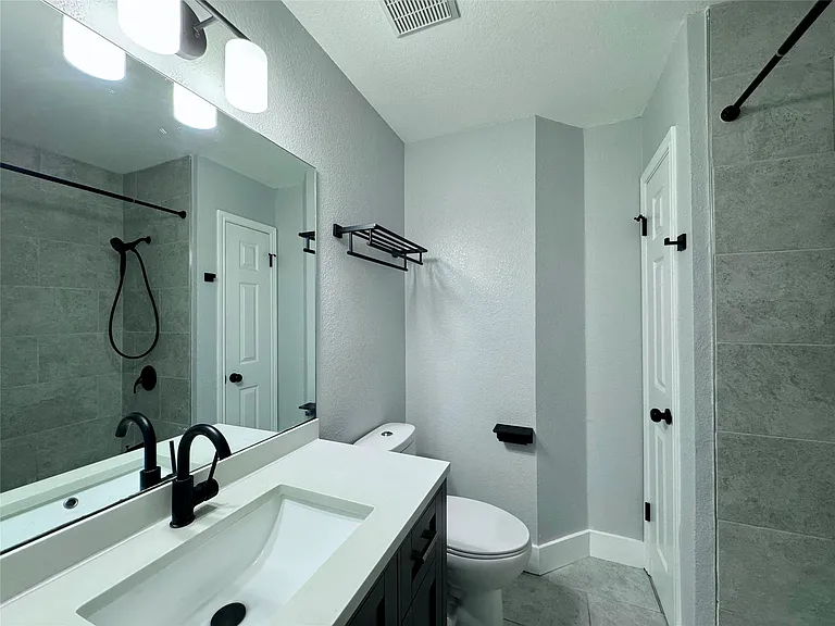 1212 Leah Ln — Photo 14