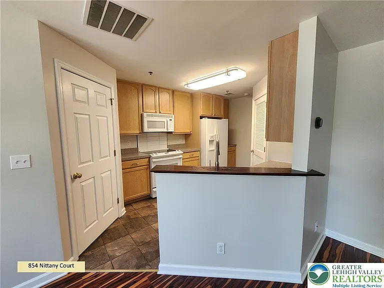 854 Nittany Ct — Photo 7