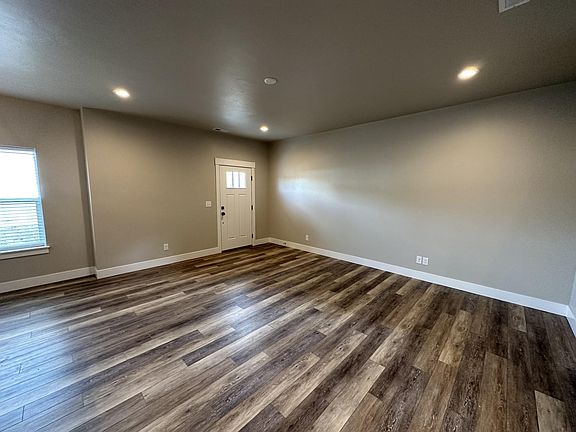 3rd image of 1381 Trailwood Dr