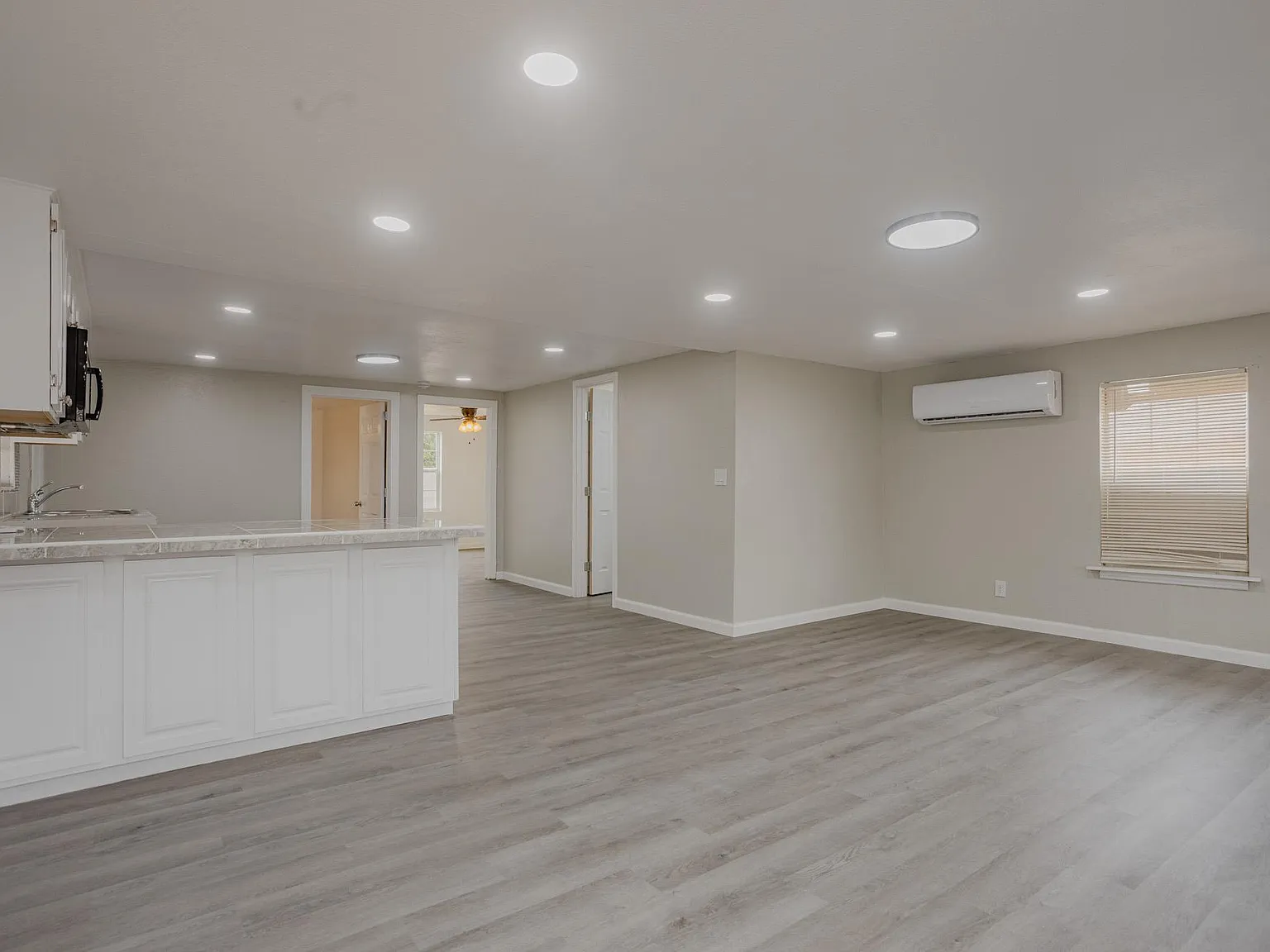 809 Wilson St — Photo 4
