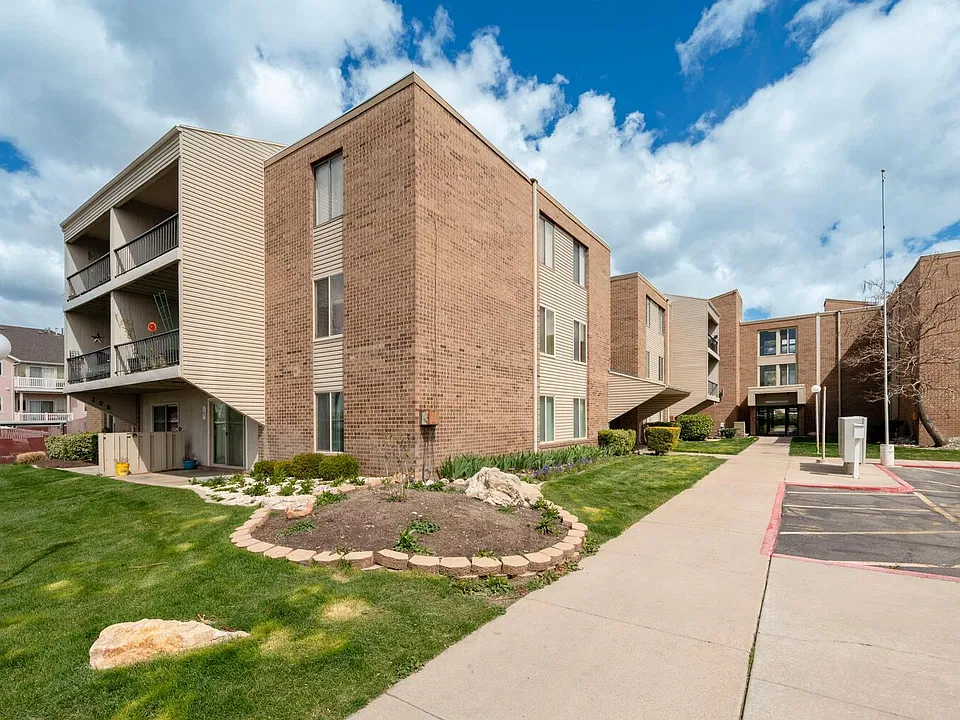 290 N 500 W #211