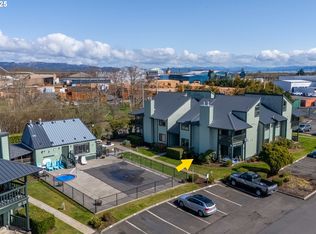 349 NE Skipanon Dr, Warrenton, OR 97146