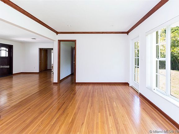 4th image of 4930 Riviera Dr #0
