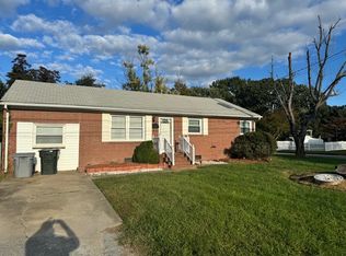 242 Manchester Dr, Hampton, VA 23666