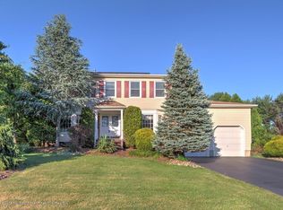 30 Longstreet Rd, Manalapan, NJ 07726