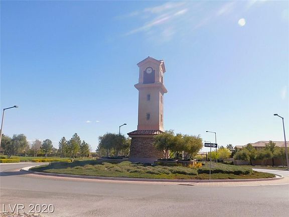 3rd image of 983 Roseberry Dr