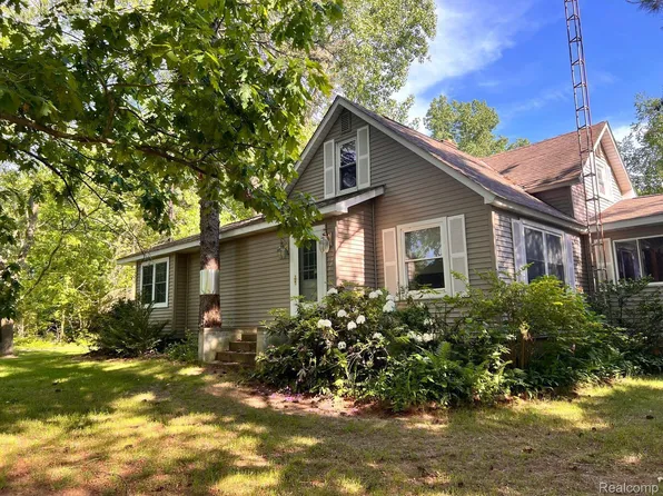 2817 W Brown Rd, Millington, MI 48746