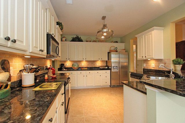 2nd image of 2121 Tall Grass Cir