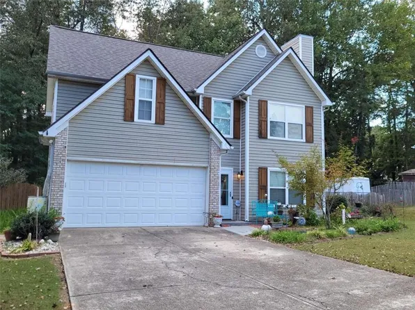 7018 Valley Forge Dr, Flowery Branch, GA 30542