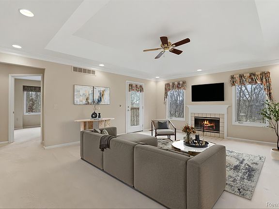 2nd image of 21400 Magnolia Ct