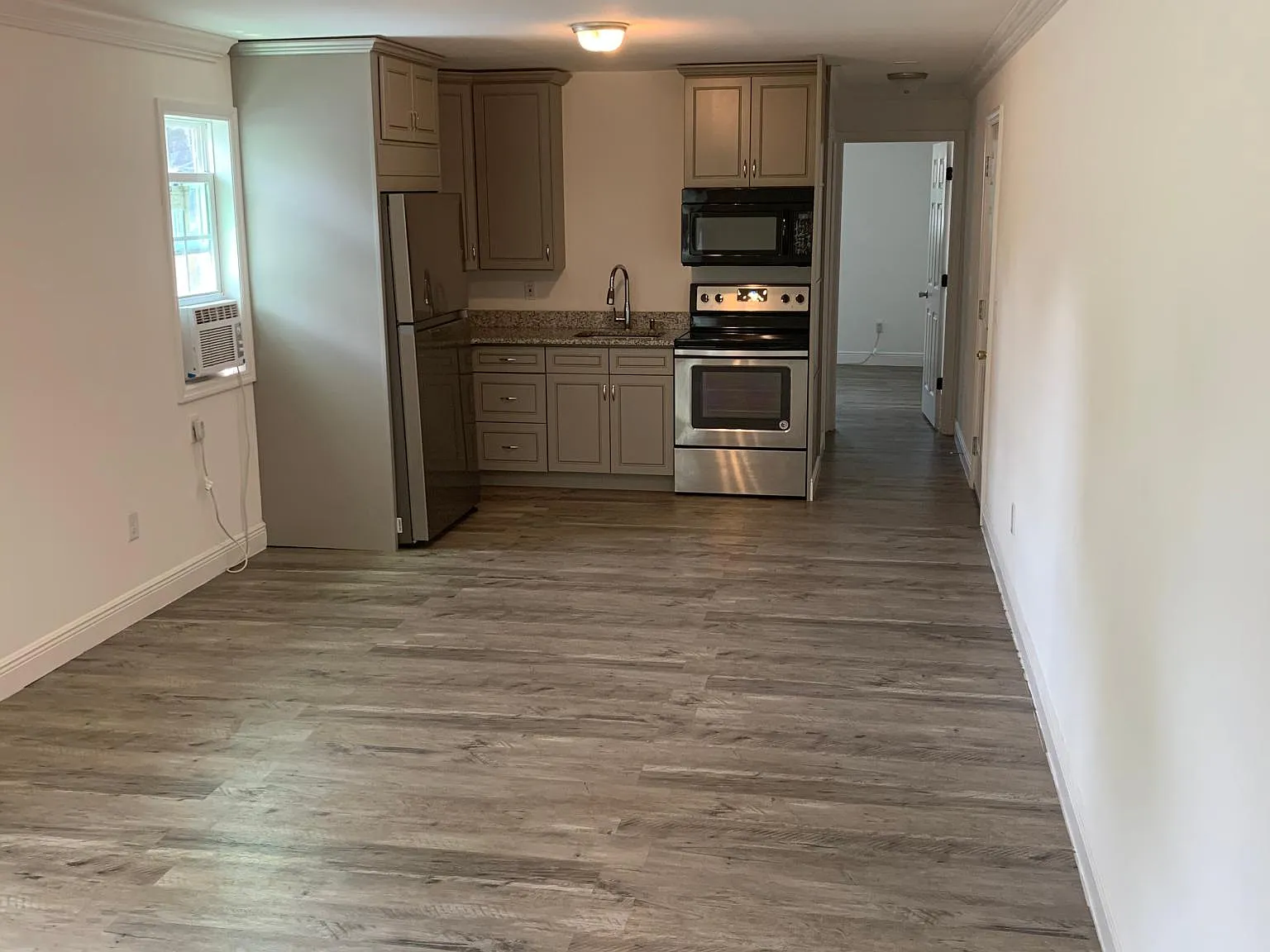 2 bed, 700 sqft, $1,150 — Photo 2