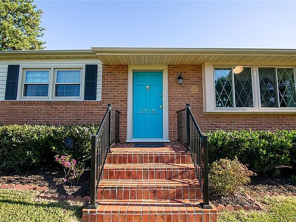 3rd image of 8716 Nesslewood Dr