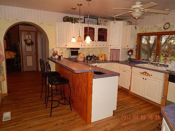2nd image of 886 Bartlett Hill Rd