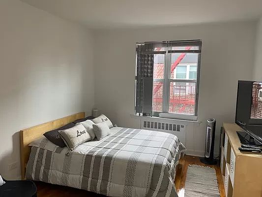 3rd image of 33-35 81st St APT 6D