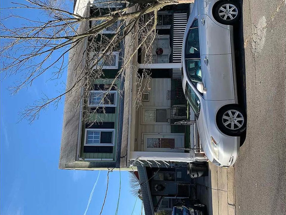 2nd image of 1025 Lyndale Ave #1