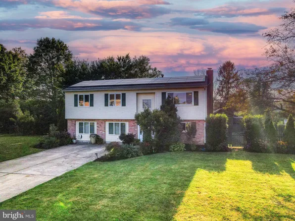 46 Fenton Ln, Chesterfield, NJ 08515