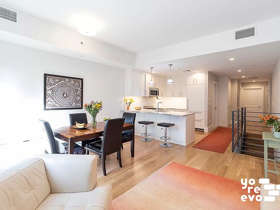 2nd image of 164 S Oxford St #1A
