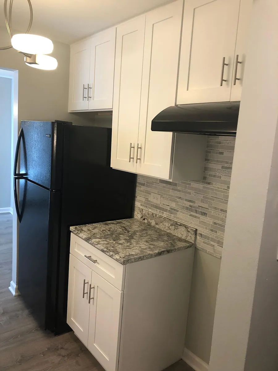 Building Photo - 11810 S Komensky Ave #202