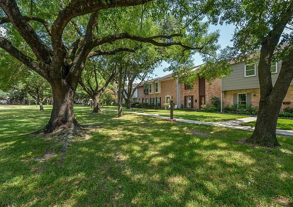 1st image of 14215 Lost Meadow Ln