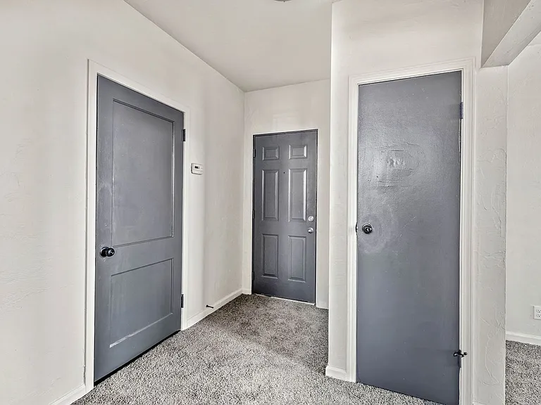 Gladden Building — Photo 15