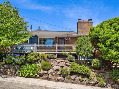 2600 W Howe Street, Seattle, WA, 98199
