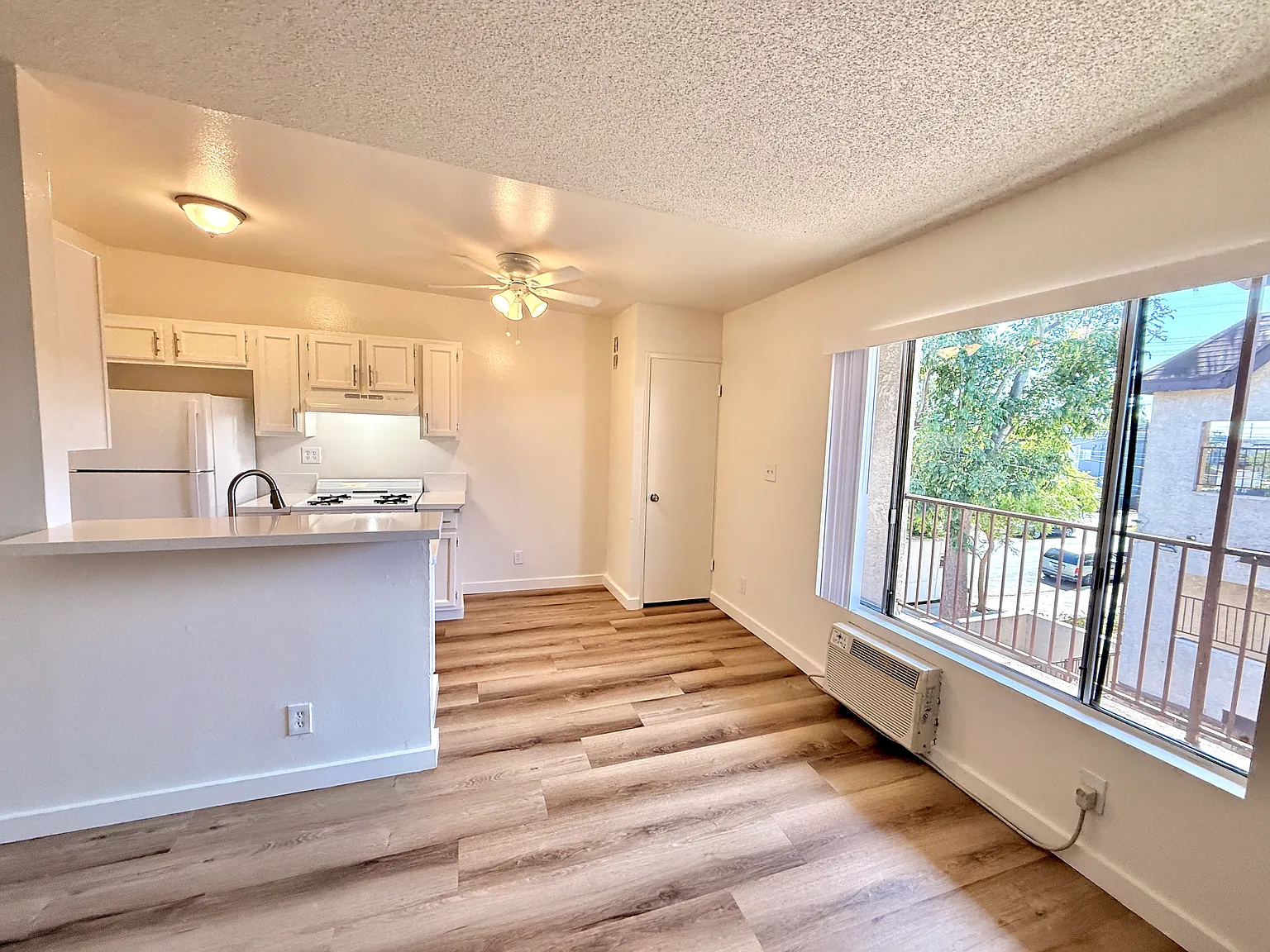 1 bed, 500 sqft, $1,695 — Photo 2
