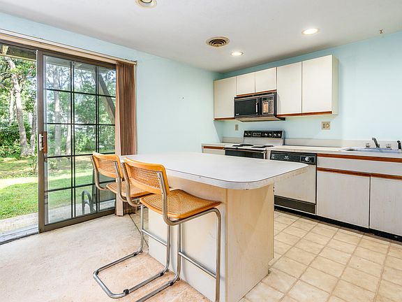 3rd image of 195 Falmouth Road #8D