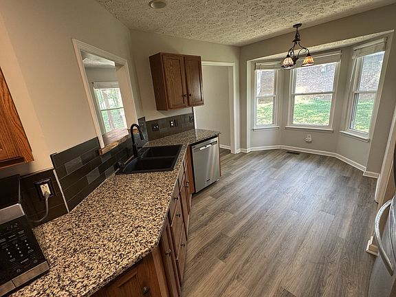 4th image of 122 Mansker Park Dr