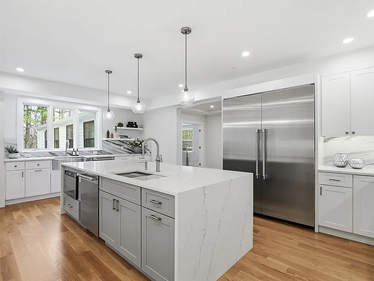 22 Lincoln Rd — Photo 12