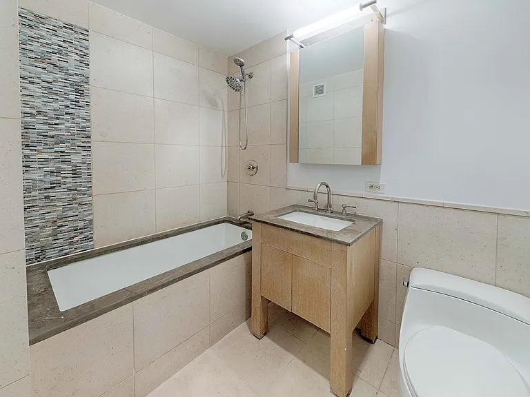 350 W 42nd St #11D — Photo 7