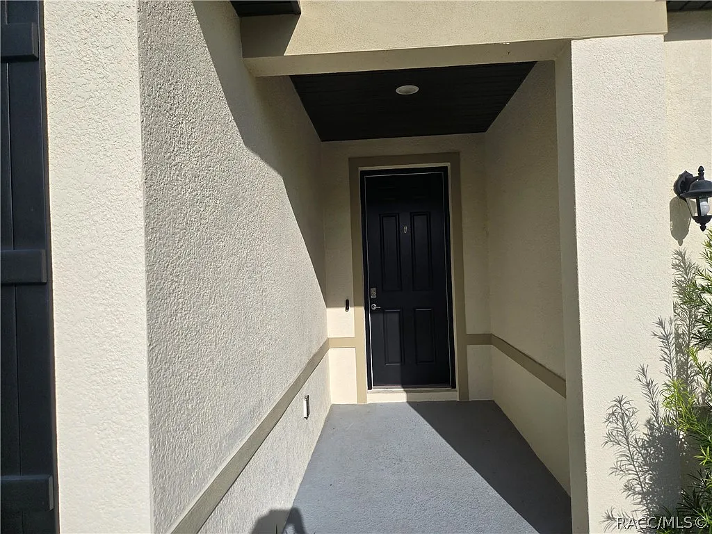 4 bed, 2326 sqft, $2,300 — Photo 2
