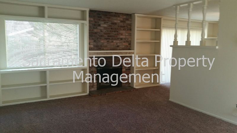 2nd image of 4913 Hillridge Way