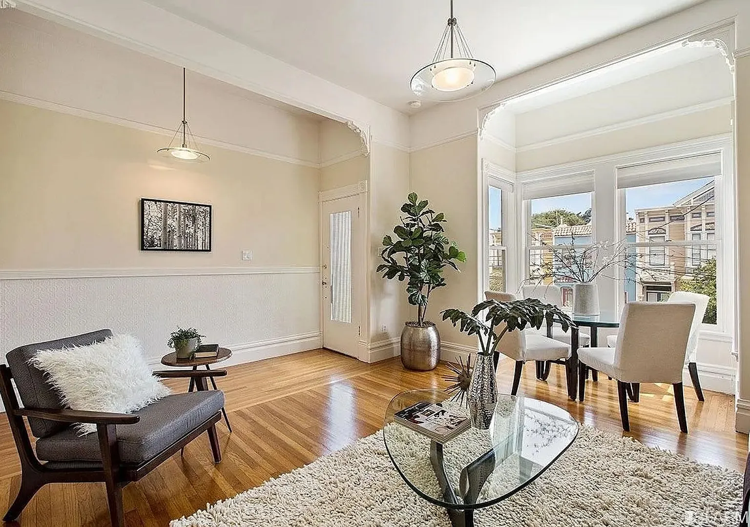 Elegant Three Bedroom Victorian Flat Steps from Dolores Park! — Photo 1