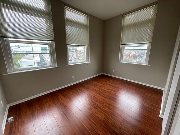 5th image of 117 Main St APT 13