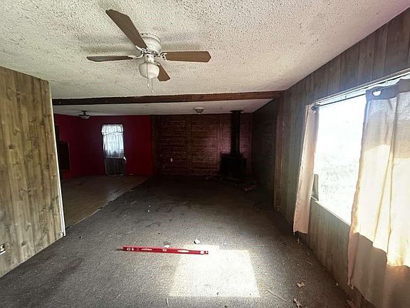 3rd image of 223 Cherry Ave