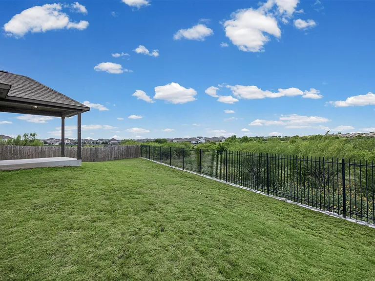 11924 Gilleland Ln — Photo 20