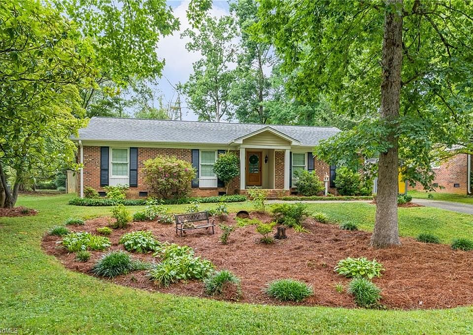 1st image of 2706 Beaconwood Dr