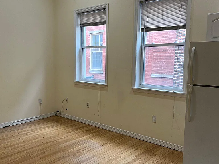214 Market St #2R — Photo 8