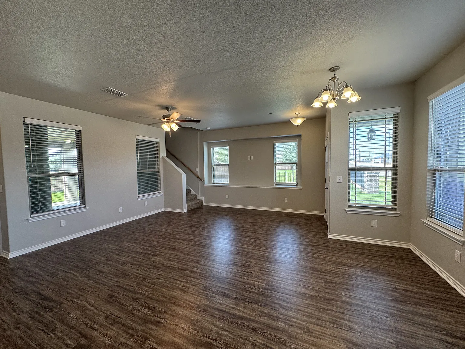 7615 Stonehollow Dr — Photo 4