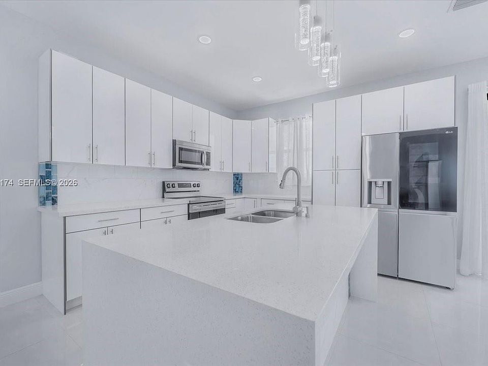 1st image of 1114 NE 7th City In The Est #Of