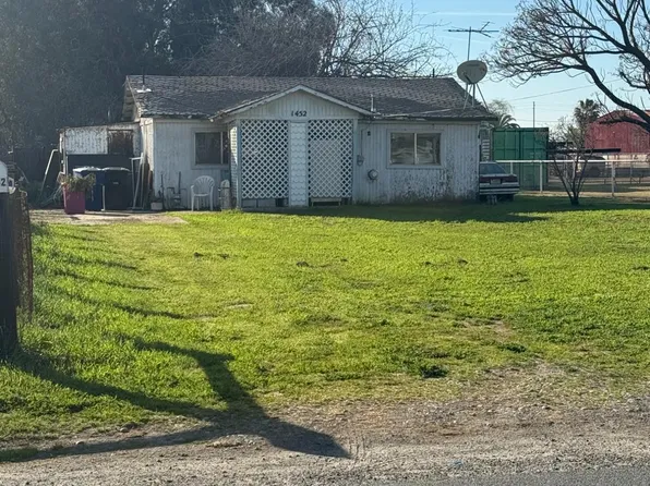 1452 Beulah St, Hanford, CA 93230