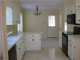 3rd image of 1580 Us Highway 19 S APT 14