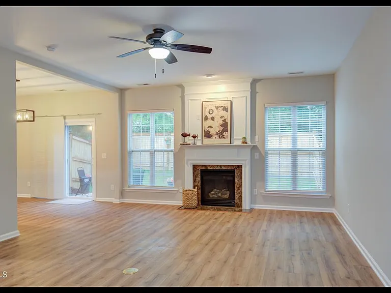 8619 Thunderwood Dr — Photo 2