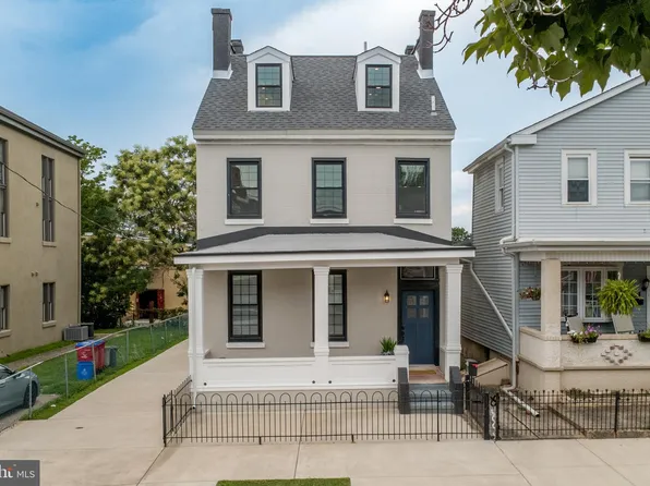 327 Wood St, Bristol, PA 19007