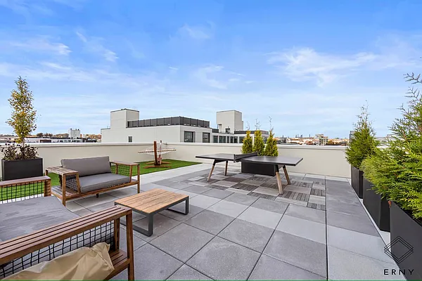 Rented by ERNY LLC | media 11