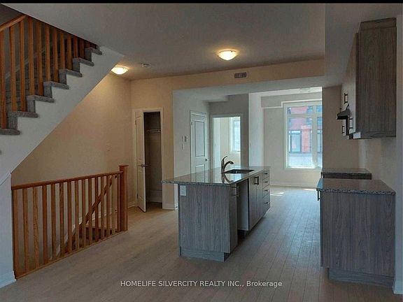 5th image of 2 Willow St #61