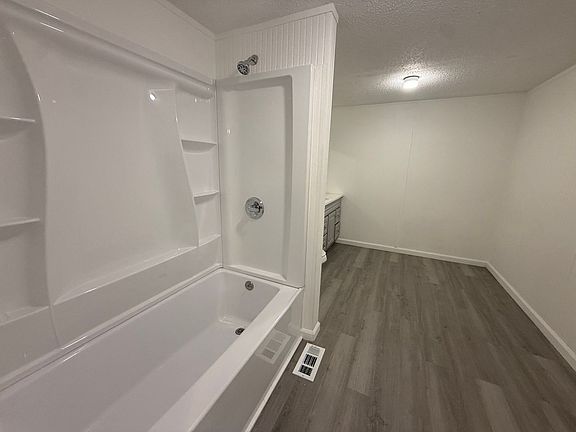 5th image of 200 Painter Rd NE