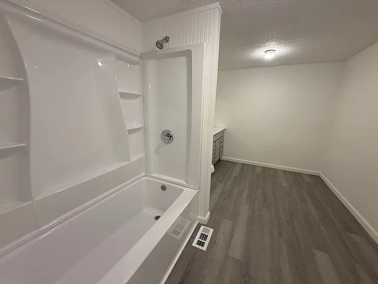 200 Painter Rd NE — Photo 5