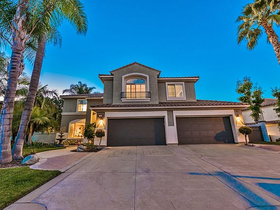 3rd image of 5661 Skyline Cir